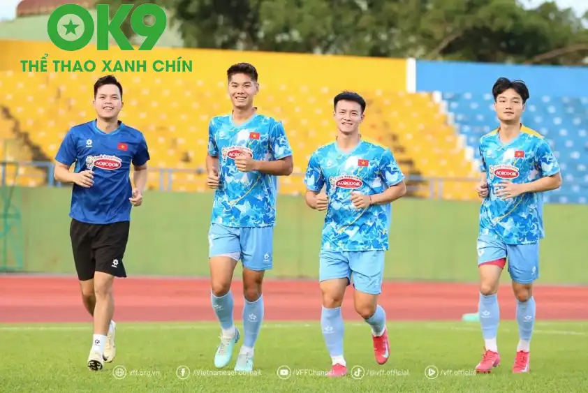 3 cầu thủ của PVF CAND phải tập riêng với bác sĩ 3 cầu thủ của PVF CAND phải tập riêng với bác sĩ